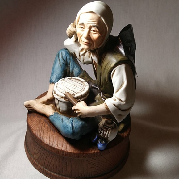 Lionstone Far East Collection 1974  Figurine - Picture 1 of 8